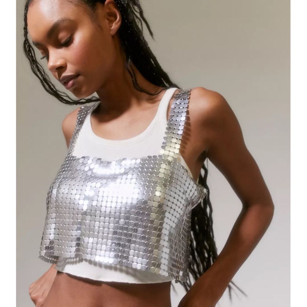 NWOT🤍UO HARLOW METAL CROPPED TOP